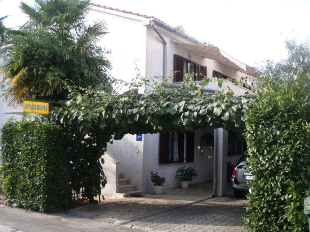 Apartments Barbara Пореч Екстер'єр фото